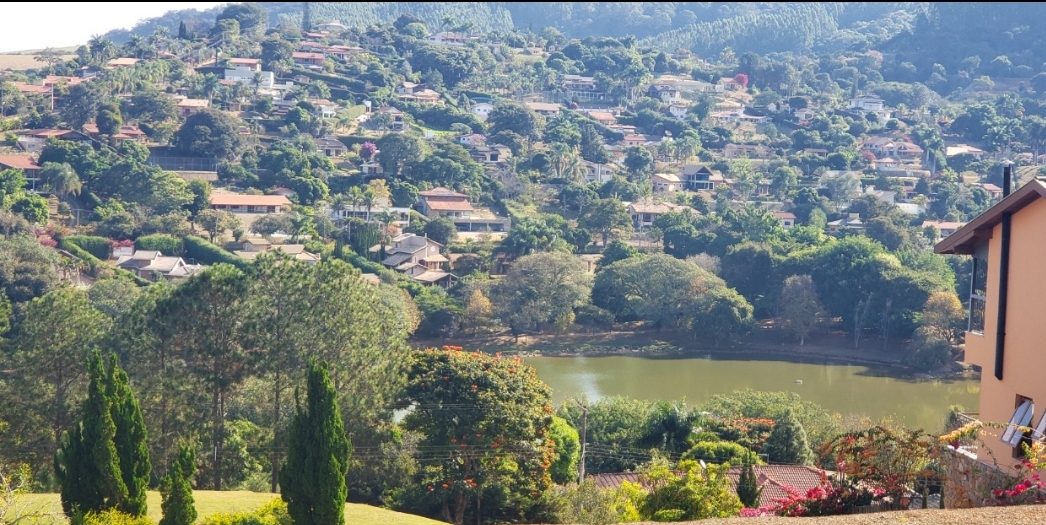 Casas do Condomínio Capela do Barreiro em meio à natureza de Itatiba
